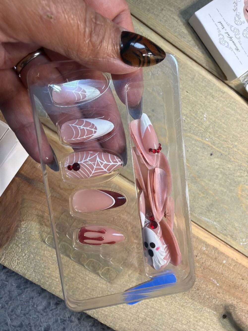 Halloween Spider Web & Ghost Press-On Nails 24 Pcs Nude & White With Red Rhinest - Picture 2 of 7